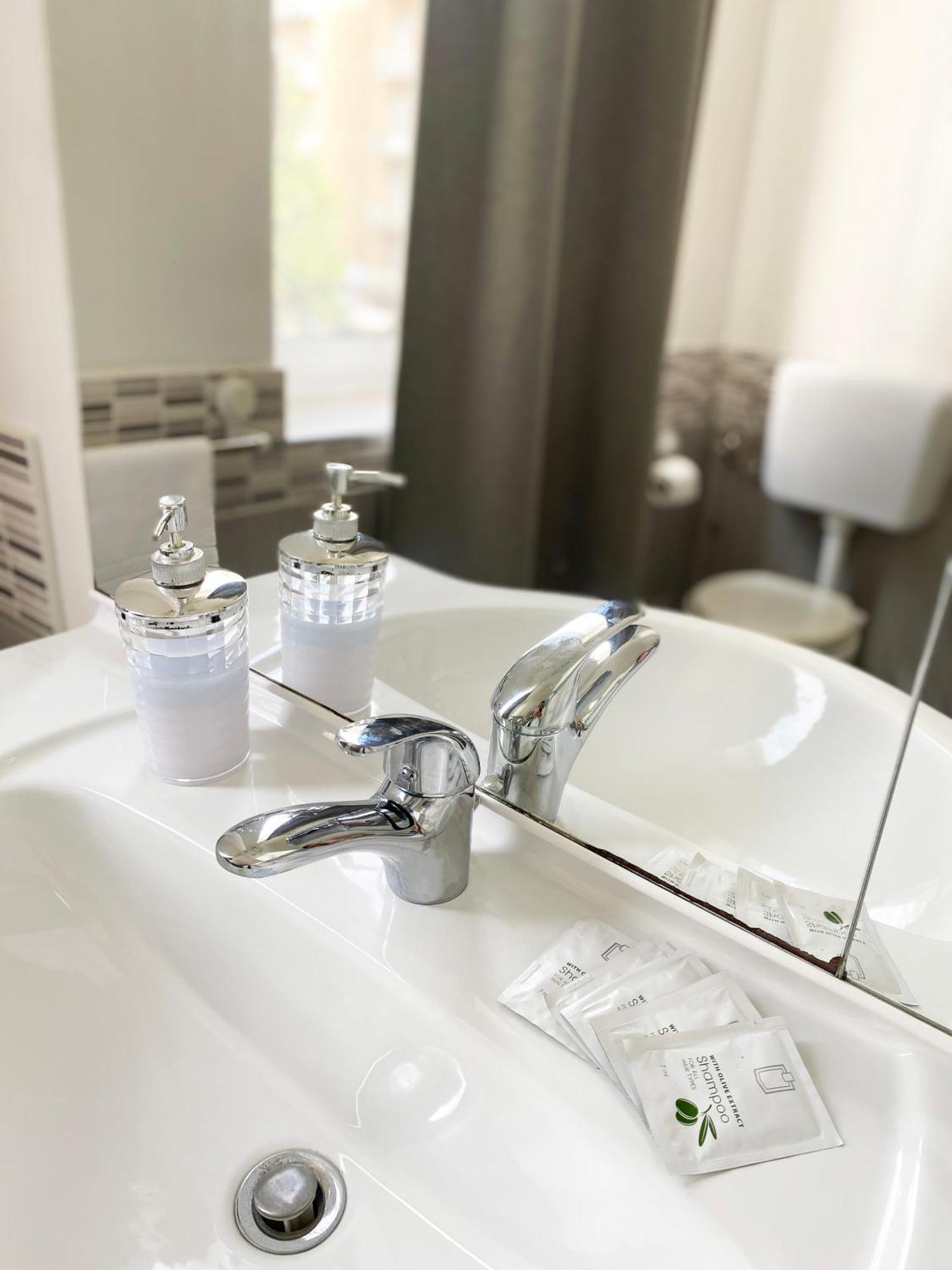 Easyrooms One Parma Zewnętrze zdjęcie