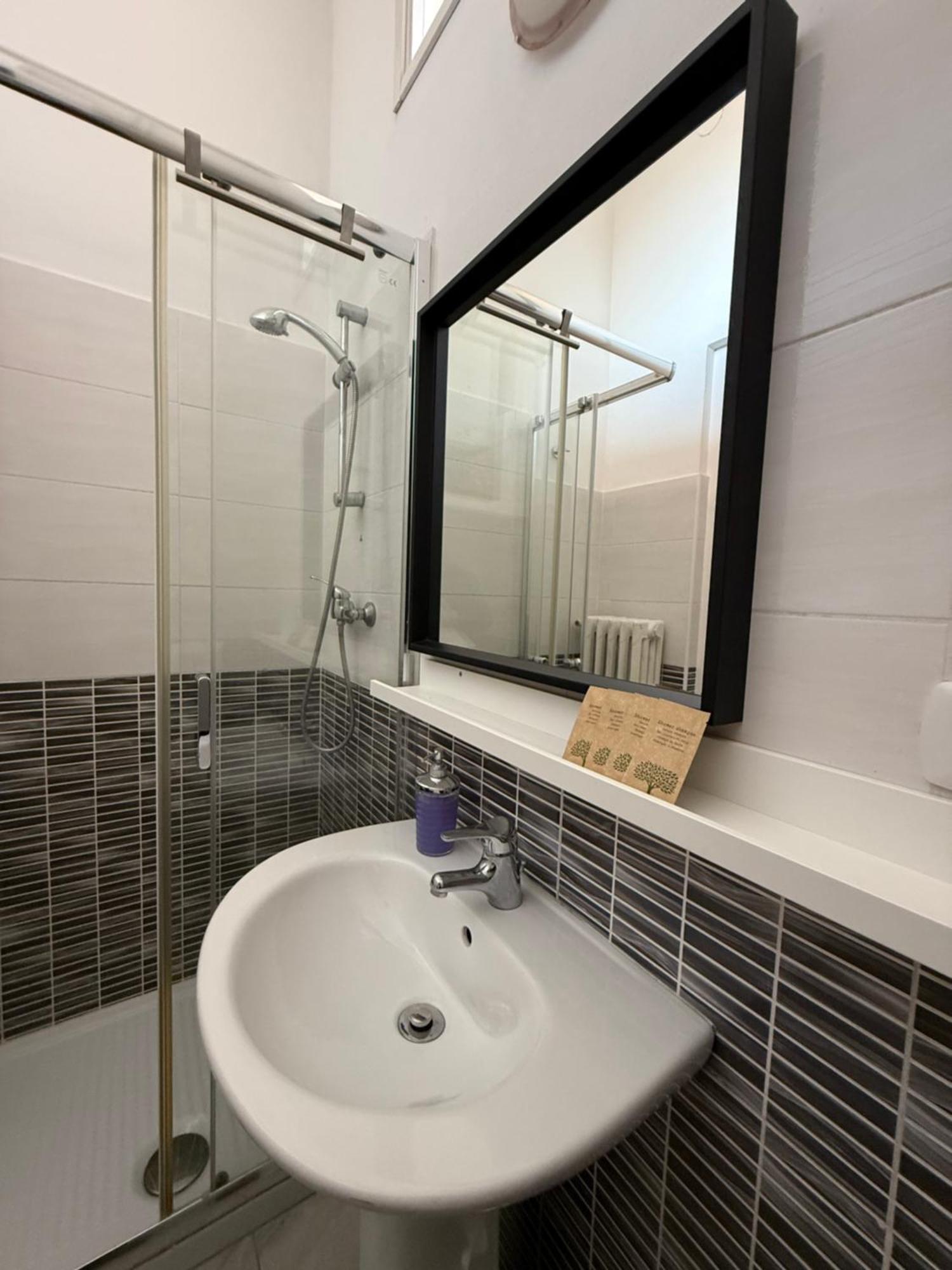 Easyrooms One Parma Zewnętrze zdjęcie